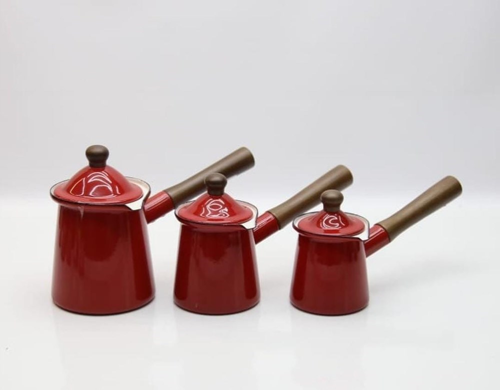Enamel Coffee Pots - Medium, Off-White | Full House Lebanon